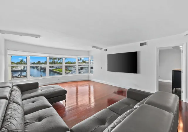Homes for sale in Fort Lauderdale, FL | 3121 Ne 51St St #204e, Fort Lauderdale, FL 33308 | MLS# B26038680