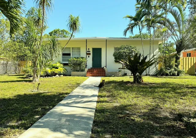 2nd image of 1135 Ne 133 Rd St, North Miami, FL 33161 | MLS# A12033709