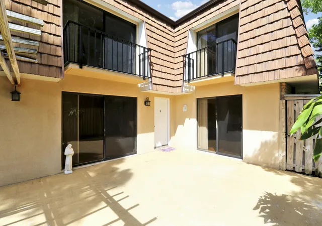 3rd image of 1511 15Th Ln #C Bldg 65, Greenacres, FL 33463 | MLS# B26038729