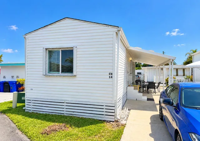 Photo 3 of Manufactured home for sale at 14 Bamboo Dr #Cd, Briny Breezes, FL 33435 | MLS# B26038755 | Listing updated on 2026-10-08