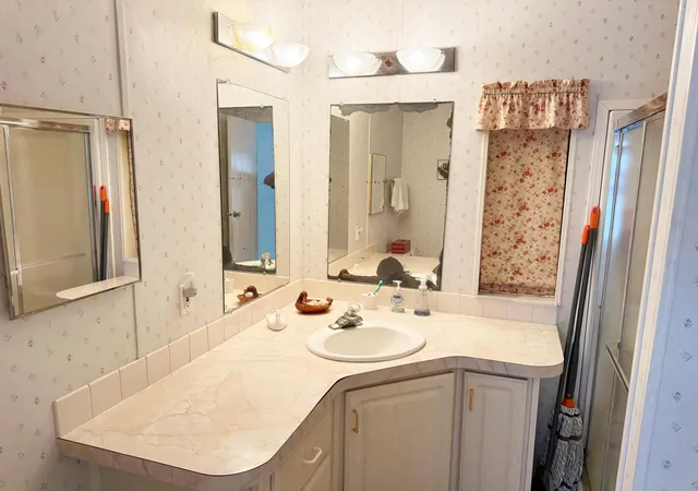 Photo 4 of Manufactured home for sale at 14 Bamboo Dr #Cd, Briny Breezes, FL 33435 | MLS# B26038755 | Listing updated on 2026-10-08