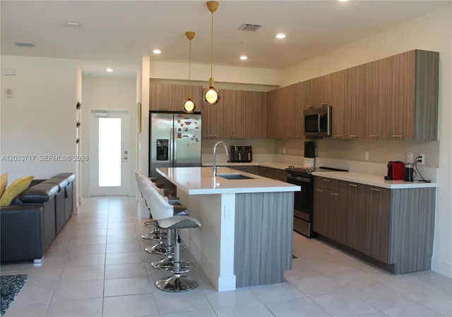 4th image of 8265 Nw 41 St #C110, Doral, FL 33166 | MLS# A12033717