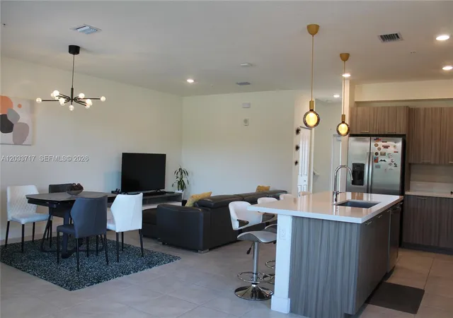 5th image of 8265 Nw 41 St #C110, Doral, FL 33166 | MLS# A12033717