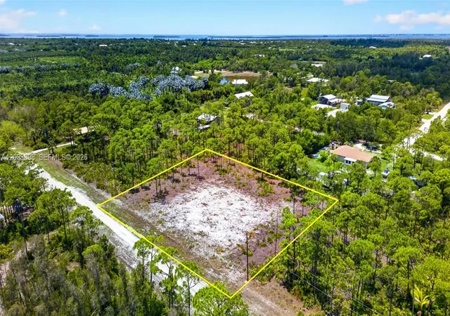 4th image of 15093 Martinique Wy, Bokeelia, FL 33922 | MLS# A12033898