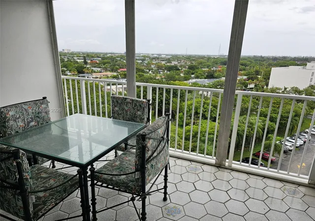 1st image of 3850 Washington St #1011, Hollywood, FL 33021 | MLS# A12033121