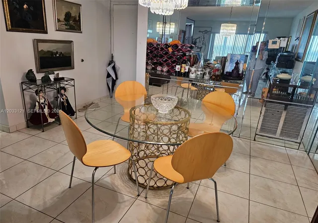 3rd image of 3850 Washington St #1011, Hollywood, FL 33021 | MLS# A12033121