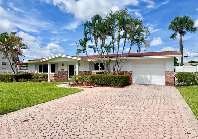 Photo 3 of Single family home for sale at 617 Se 8th Avenue, Deerfield Beach, FL 33441 | MLS# B26038966 | Listing updated on 2026-09-23