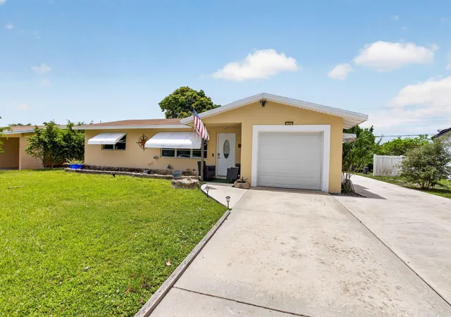 Photo 3 of Single family home for sale at 220 SW 10th Avenue, Boynton Beach, FL 33435 | MLS# B26038974 | Listing updated on 2026-10-08