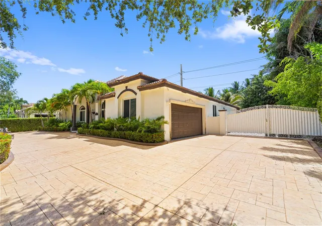 5th image of 16601 Sw 87Th Ct, Palmetto Bay, FL 33157 | MLS# A12032984