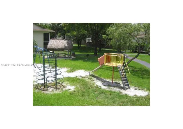 2nd image of 11261 Sw 88Th St, Miami, FL 33176