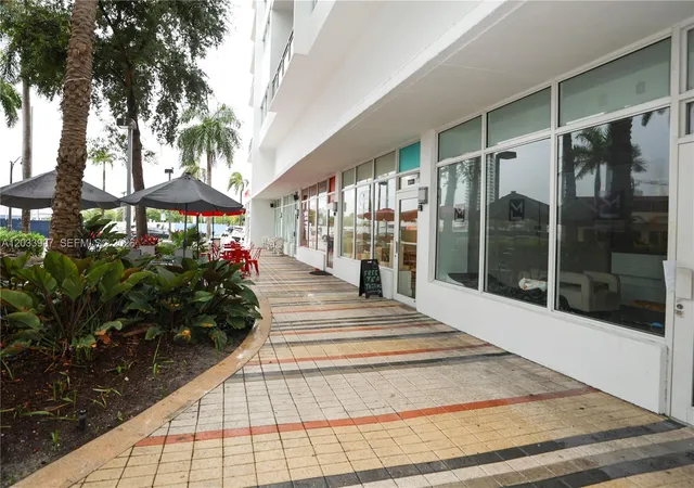 3rd image of 7135 Collins Ave #735, Miami Beach, FL 33141 | MLS# A12033997