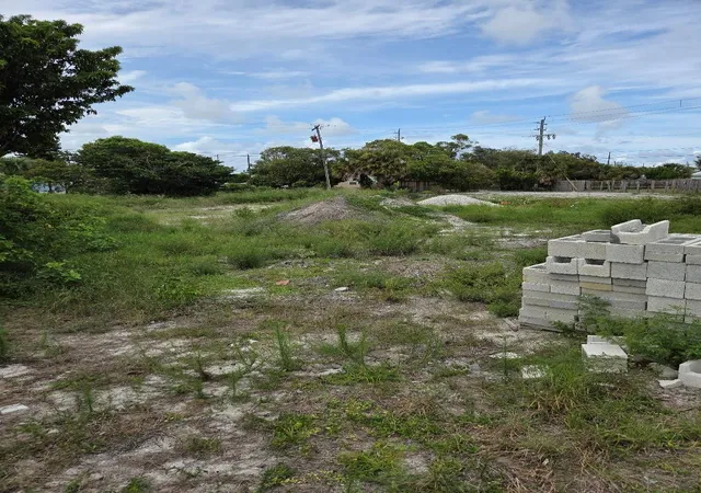 8th image of 1114 W 28th St, Riviera Beach, FL 33404 | MLS# B26039041