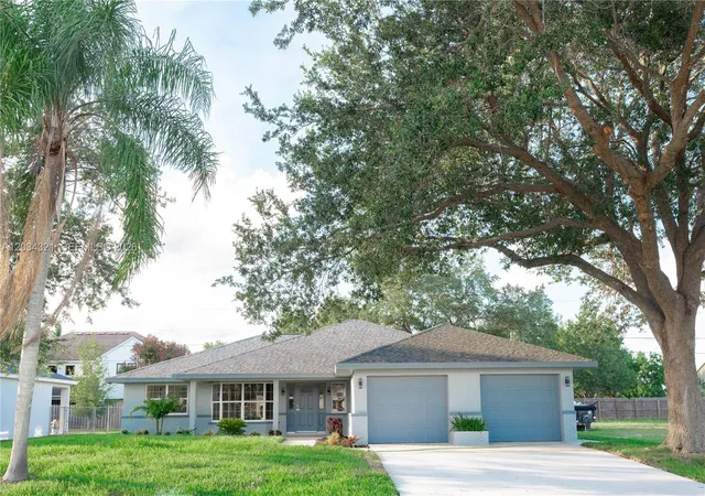 2nd image of 401 Sw Ridgecrest Dr, Port St Lucie, FL 34953 | MLS# A12034321