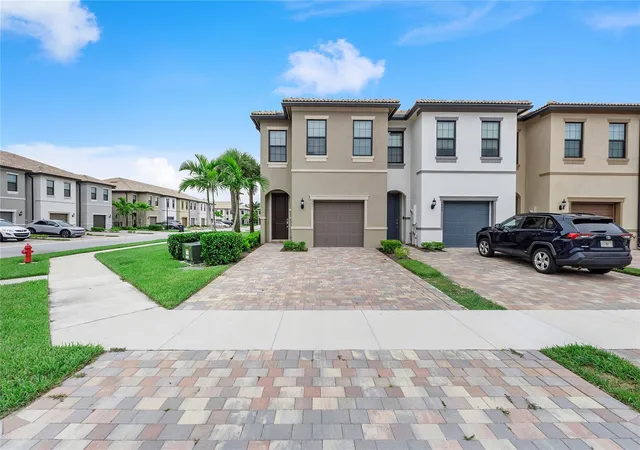 Photo 2 of Townhouse for sale at 4851 Indio Trl, Lake Worth, FL 33467 | MLS# B26039101 | Listing updated on 2026-09-23