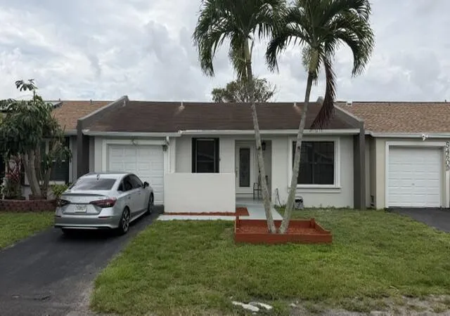 Photo 1 of Sale Pending at 5460 S Lakewood Cir #C, Margate, FL 33063 | MLS# B26039140 | Listing updated on 2026-08-11
