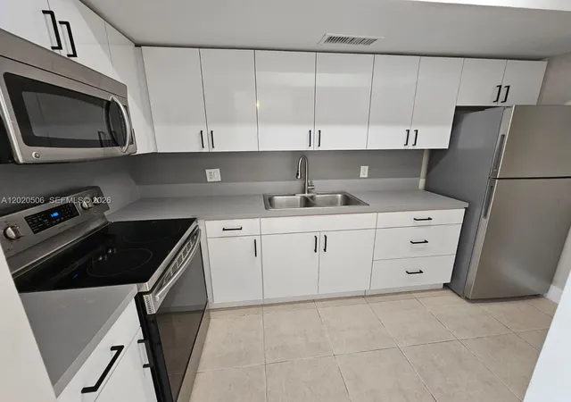2nd image of 13700 Ne 6th Ave #106, North Miami, FL 33161 | MLS# A12020506