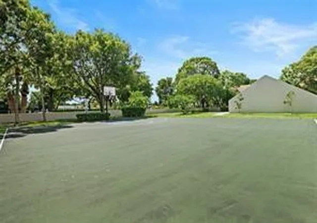 2nd image of 504 Gdns Dr, Pompano Beach, FL 33069