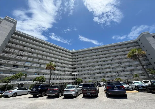 2nd image of 1401 Ne Miami Gardens Dr #891, Miami, FL 33179 | MLS# A12033162