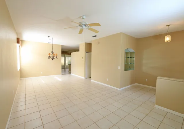 4th image of 506 Nw Cortina Ln, Port St Lucie, FL 34986 | MLS# B26039236