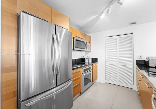 5th image of 253 Ne 2Nd St #1801, Miami, FL 33132 | MLS# A12034502