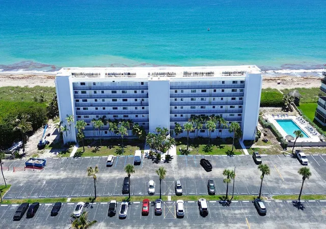 Listing Photo 2 - Condo for sale in building located at 10102 S Ocean Dr, Jensen Beach, FL 34957 - Unit #204a
