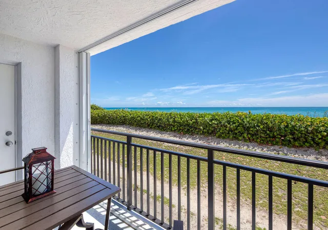 Listing Photo 5 - Condo for sale in building located at 10102 S Ocean Dr, Jensen Beach, FL 34957 - Unit #204a