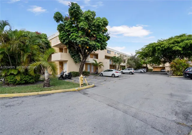 2nd image of 9371 Fontainebleau Blvd #I201, Miami, FL 33172 | MLS# A12034575