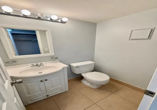 Homes for sale in Boca Raton, FL | 261 Suffolk F, Boca Raton, FL 33434 | MLS# B26039365
