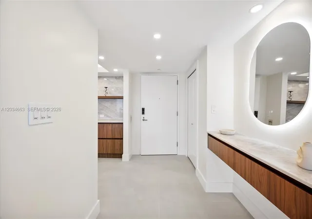 4th image of 19355 Turnberry Wy #19F, Aventura, FL 33180 | MLS# A12034663