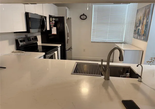 Homes for sale in Sunrise, FL | 10312 Nw 24Th Pl #106, Sunrise, FL 33322 | MLS# A12034877