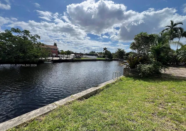 2nd image of 1881 Nw 36th St, Oakland Park, FL 33309 | MLS# A12033107
