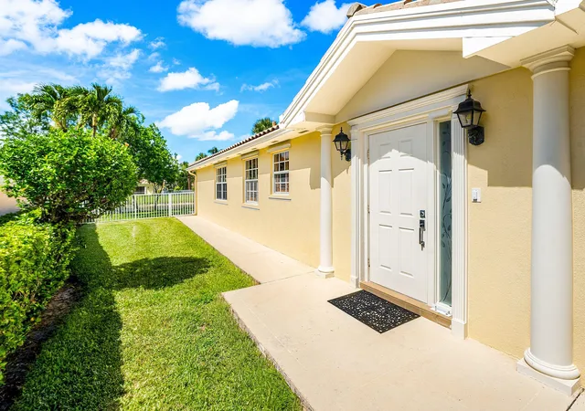 Photo 4 of House for sale at 8413 Cozumel Ln, Wellington, FL 33414 | MLS# B26039473 | Listing updated on 2026-09-23