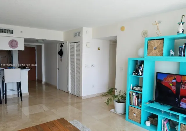3rd image of 31 Se 5Th St #2205, Miami, FL 33131 | MLS# A12034973