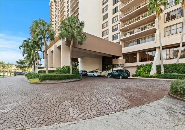 2nd image of 1800 Ne 114Th St, Miami, FL 33181