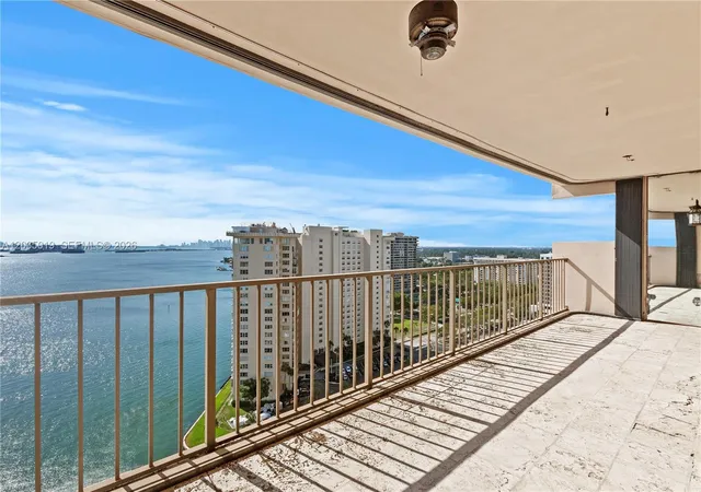3rd image of 1800 Ne 114Th St #2204, Miami, FL 33181 | MLS# A12035019