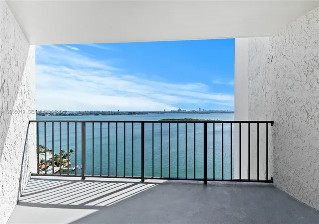 4th image of 1800 Ne 114Th St #2204, Miami, FL 33181 | MLS# A12035019