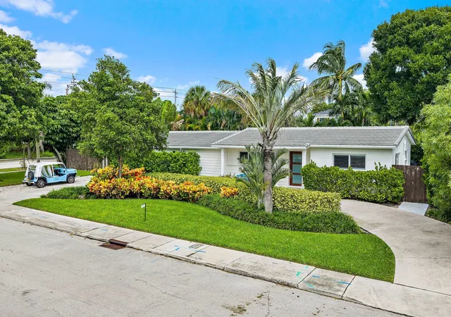 Photo 2 of Single family home for sale at 251 Gregory Pl, West Palm Beach, FL 33405 | MLS# B26039524 | Listing updated on 2026-10-05
