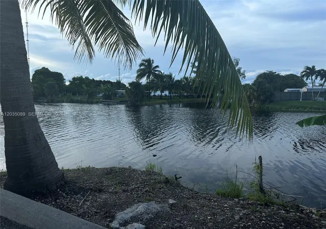 Homes for sale in Miami Gardens, FL | 11 Ne 204th Street, Miami Gardens, FL 33179 | Houzeo