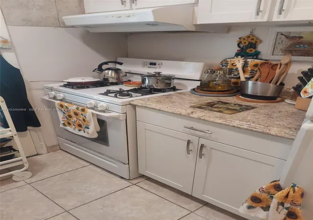 Homes for sale in Miami, FL | 11 Ne 204Th St, Miami, FL 33179