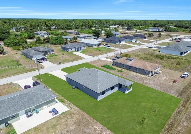 4th image of 8045 Buttercup Cir, La Belle, FL 33935 | MLS# A12035053