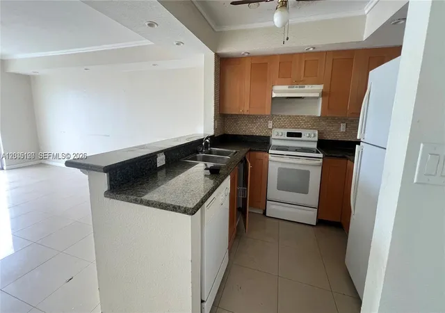 2nd image of 486 Nw 165Th St Rd #B606, Miami, FL 33169 | MLS# A12035120