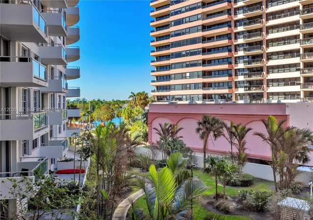 4th image of 5161 Collins Ave #310, Miami Beach, FL 33140 | MLS# A12035142