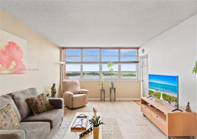 4th image of 1301 Ne Miami Gardens Dr #1124W, Miami, FL 33179 | MLS# A12034455