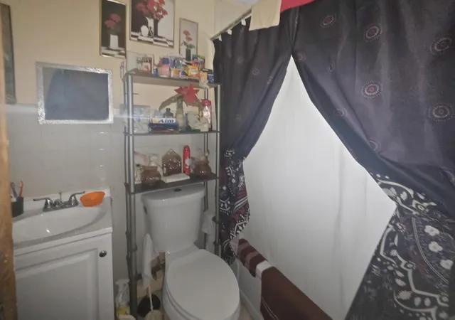 4th image of 914 N 13th N St, Fort Pierce, FL 34950 | MLS# B26039701
