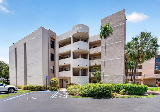 Homes for sale in Boca Raton, FL | 5750 Camino Del Sol #201, Boca Raton, FL 33433 | MLS# B26039731