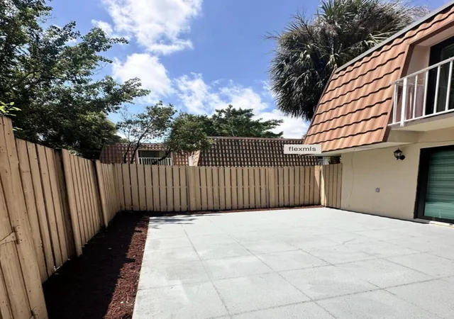 Photo 3 of Condo for sale at 507 Green Springs Pl, West Palm Beach, FL 33409 | MLS# B26039770 | Listing updated on 2026-09-23
