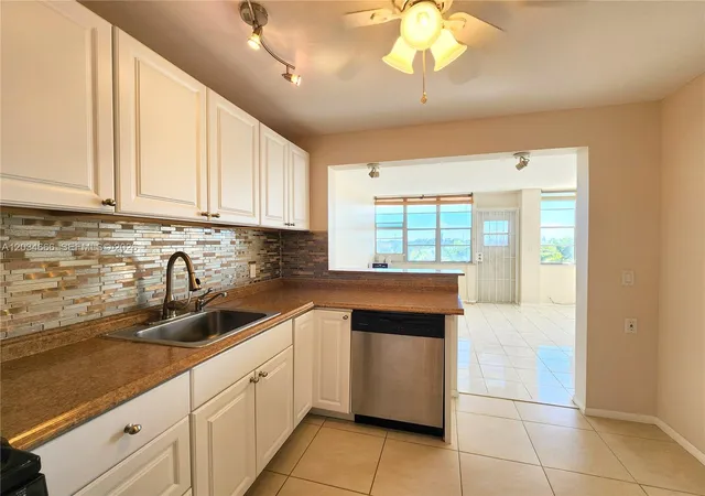 4th image of 2025 Ne 164Th St #503, North Miami Beach, FL 33162 | MLS# A12034666