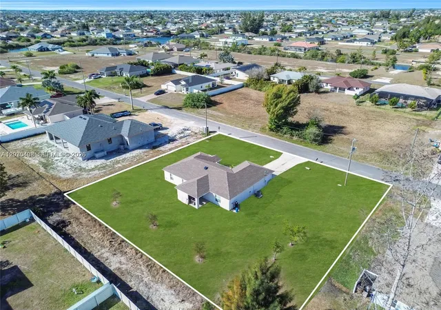 Homes for sale in Cape Coral, FL | 1105 Nw 24th Pl, Cape Coral, FL 33993 | MLS# A12035438
