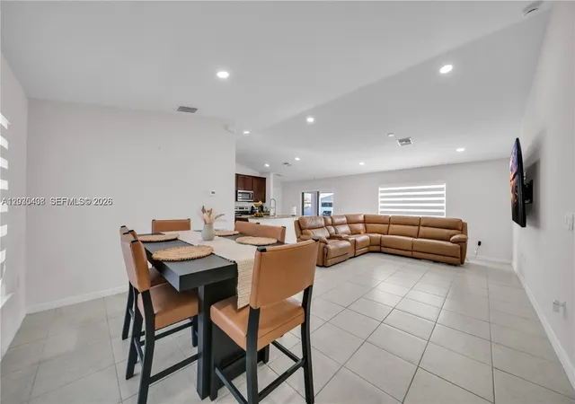 Homes for sale in Cape Coral, FL | 1105 Nw 24Th Pl, Cape Coral, FL 33993 | MLS# A12035438