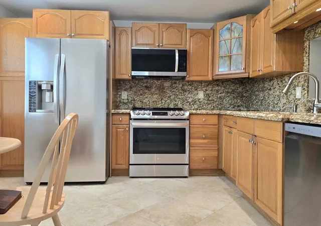 2nd image of 2402 Antigua Cir #E3, Coconut Creek, FL 33066 | MLS# B26039849